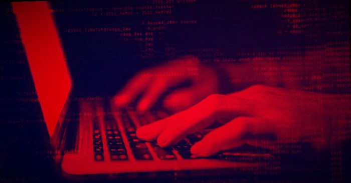 Hacker 21 tuổi bị dẫn độ về Mỹ